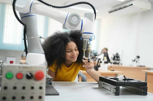 Quelles stratégies pour encourager l'innovation ouverte dans une entreprise manufacturière ?